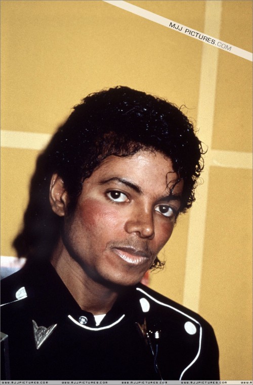 Platinium Certification for Thriller 1983 (11)