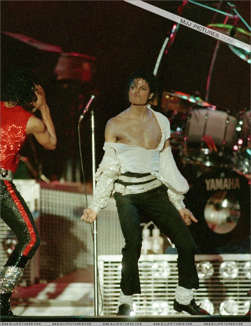 Victory Tour (123)