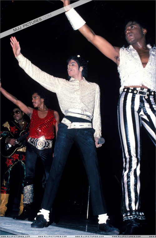 Victory Tour (221)