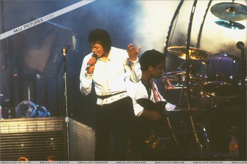 Victory Tour (225)