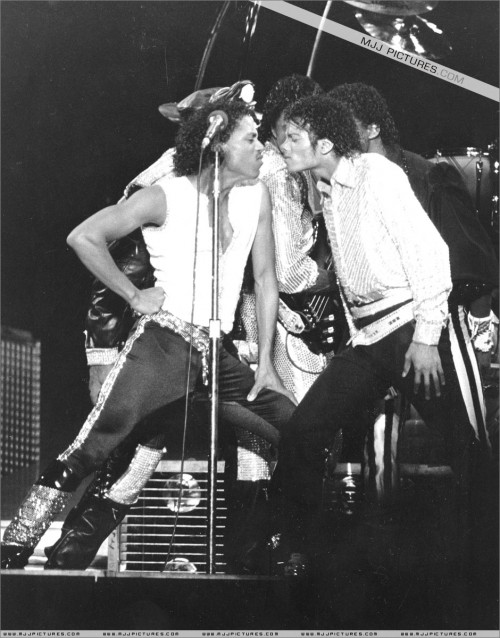 Victory Tour (238)
