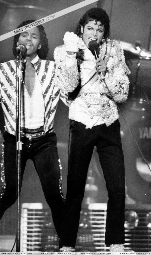 Victory Tour (251)