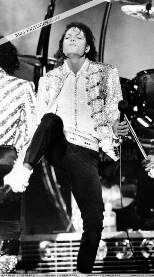 Victory Tour (252)