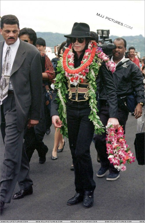 Arriving at Honolulu International Airport 1997 (1)