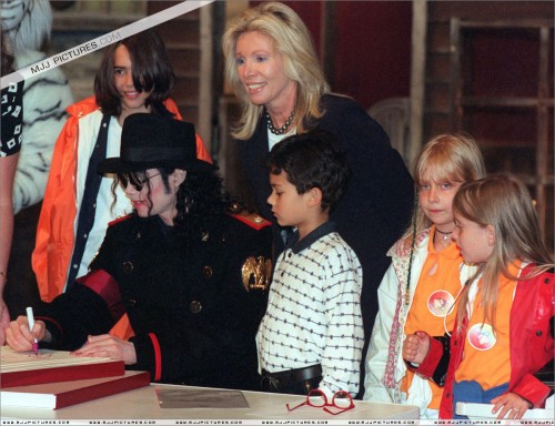 Michael visits the Phantasialand Amusement Park 1997 (7)