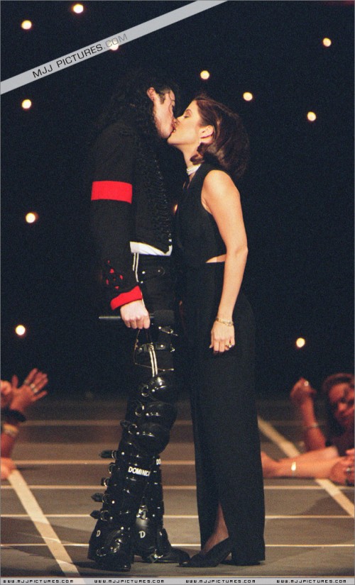 The 11th Annual MTV Video Music Awards 1994 (9)