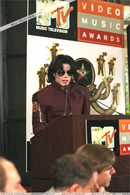 The 1995 MTV Video Music Awards Nominations (10)