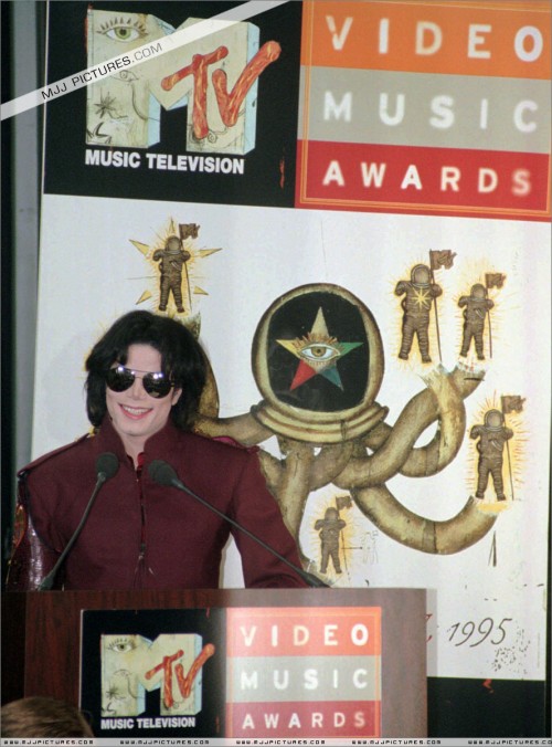 The 1995 MTV Video Music Awards Nominations (11)