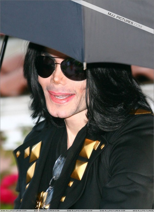 Leaving the Beverly Hills Hotel (May 15) (3)