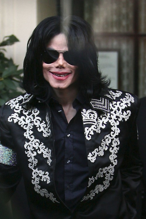 March 5 Leaving Hotel for the Press Conference (34)