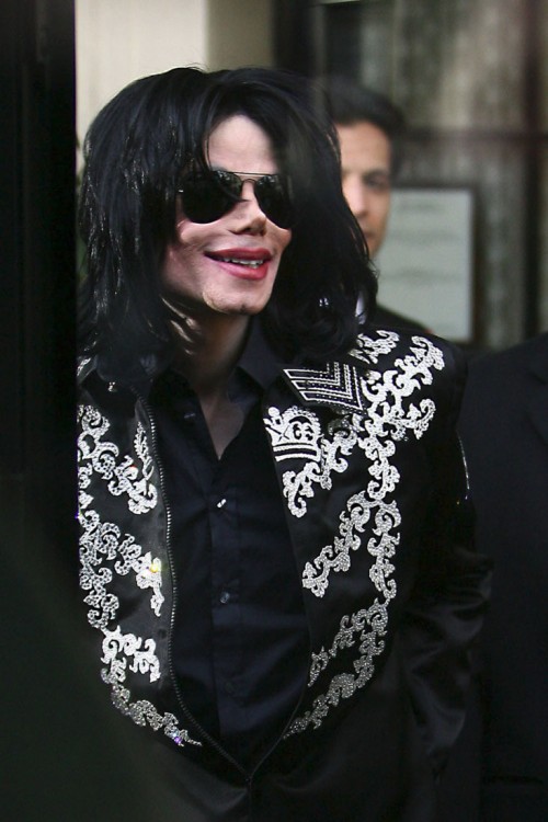 March 5 Leaving Hotel for the Press Conference (35)
