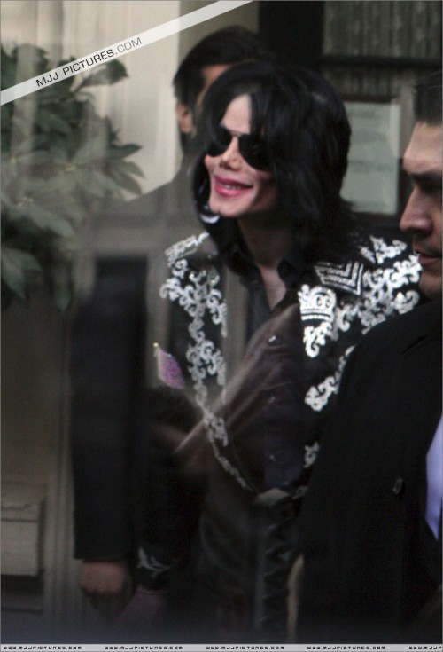 March 5 Leaving Hotel for the Press Conference (5)