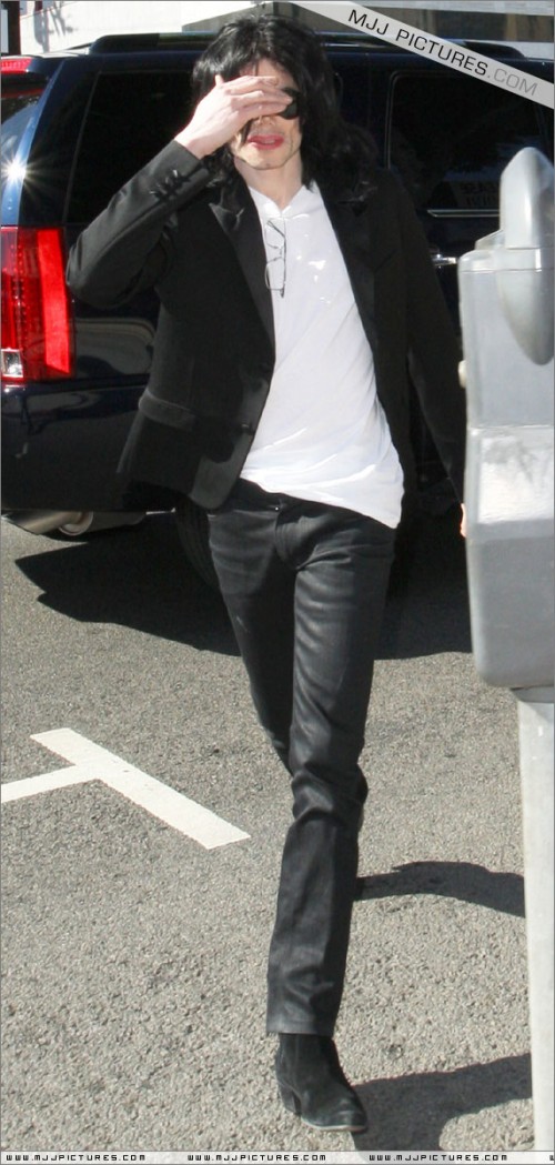 Michael shopping in Beverly Hills 2008 (114)