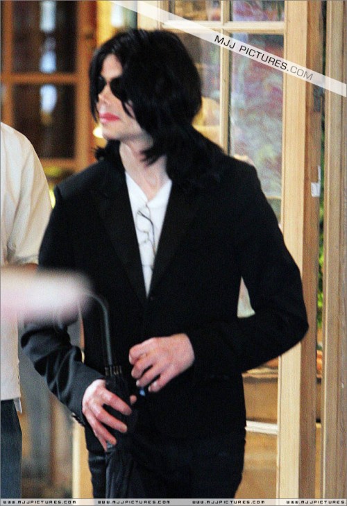 Michael shopping in Beverly Hills 2008 (125)