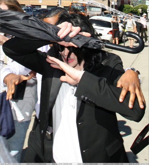 Michael shopping in Beverly Hills 2008 (129)