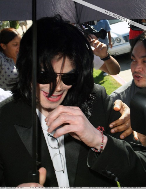 Michael shopping in Beverly Hills 2008 (141)