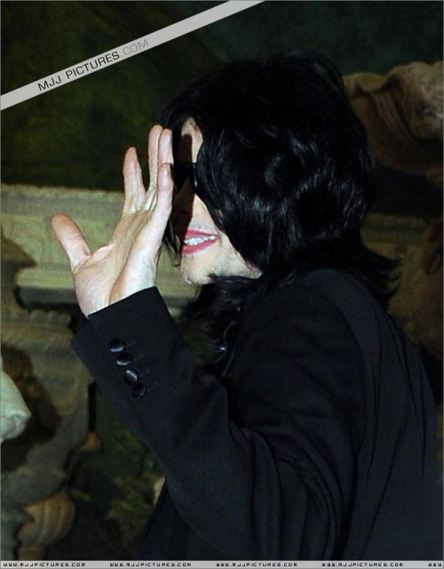 Michael shopping in Beverly Hills 2008 (143)