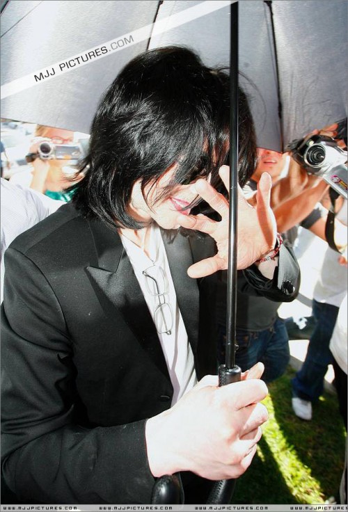 Michael shopping in Beverly Hills 2008 (156)