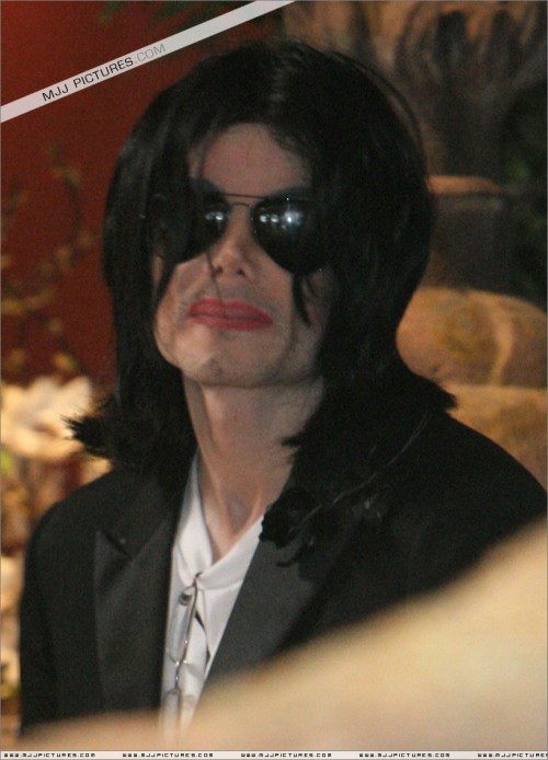 Michael shopping in Beverly Hills 2008 (173)