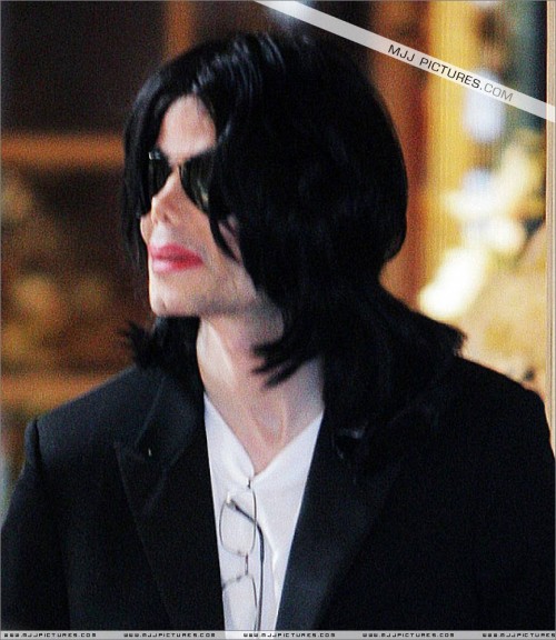 Michael shopping in Beverly Hills 2008 (176)
