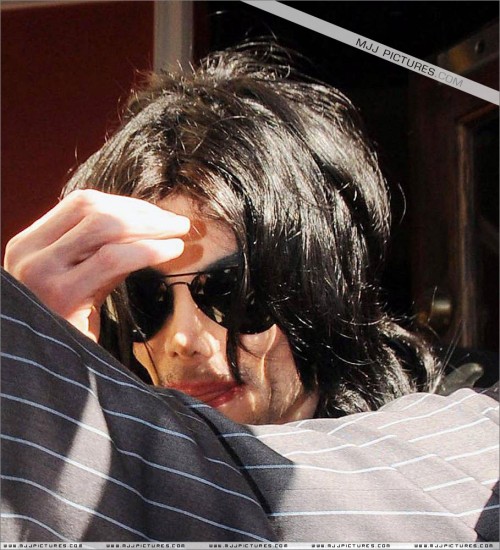 Michael shopping in Beverly Hills 2008 (187)