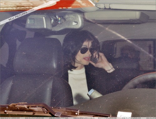 Michael shopping in Beverly Hills 2008 (205)