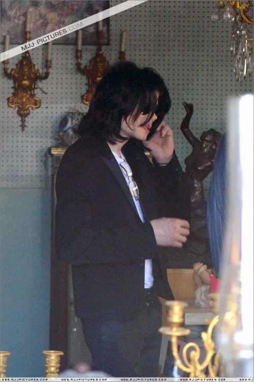 Michael shopping in Beverly Hills 2008 (227)