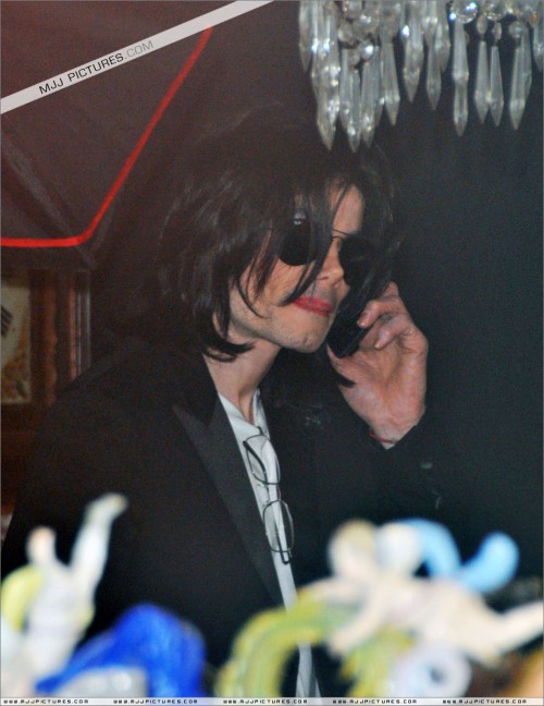 Michael shopping in Beverly Hills 2008 (239)