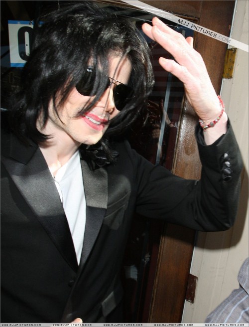 Michael shopping in Beverly Hills 2008 (51)