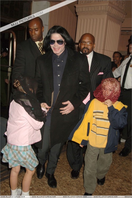 October 12 2005 Michael visits Harrods (6)