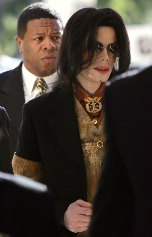 US pop star Michael Jackson arrives at the Santa Barbara County Courthouse for day 20 of his child m
